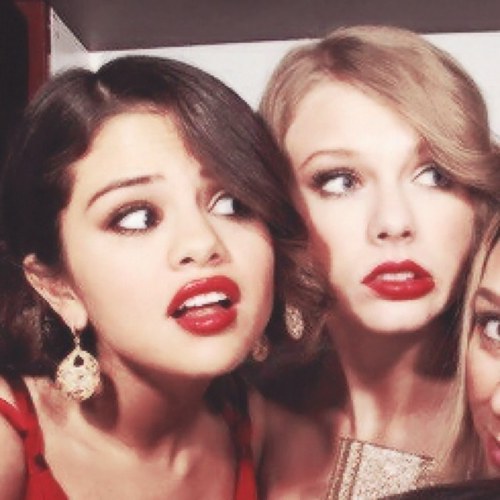 we stan for taylena