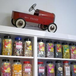 North London and Barnet’s only shop for sweets, treats, cake and sugarcraft supplies. Over 550 traditional jars, huge Pick ‘n’ Mix. Personalised jars and bags.