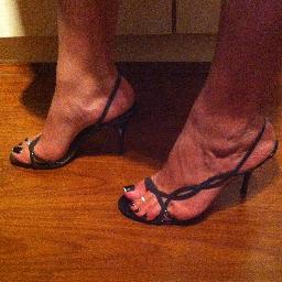 I love strong willed women with pretty feet who have their own life and bank account..lol.