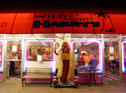 wildaboutharrys's profile picture. Serving gourmet hot dogs and homemade frozen custard on Knox Street!