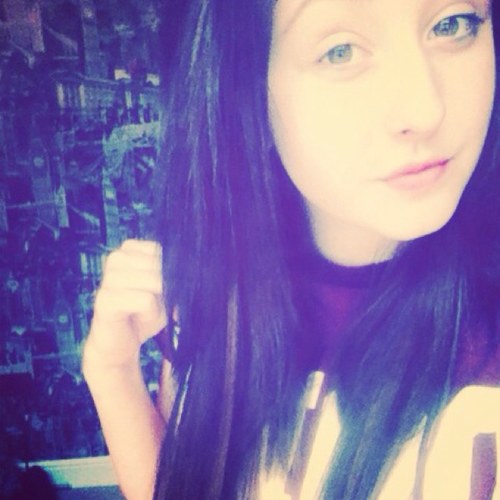 Follow me& i'll follow back .  Instagram-laureeenjohnson....