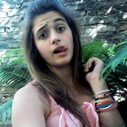 No llores porque terminó, sonríe porque sucedió
♡ ••• C O N T I G O - S I E M P R E ••• ♡