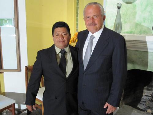 locutor, y productor de radio y televisión; experto en medios de comunicaciòn