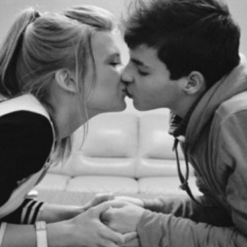 just you're average princess that found her prince charming. tweeting about my perfect relationship. follow for advice on love and being a great gf. ♡
