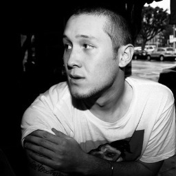 JJLaurence211's profile picture. Turn up.