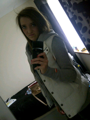 Follow me and irl follow back.. Support chelsea:)