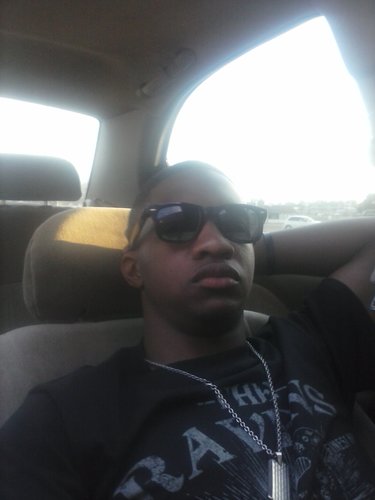 iAmAmusician... 
#Single
 Team #STFUnHitDisPurp
#Aries