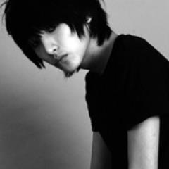 romantic rain . ยัยนั่นเป็นของใคร ผมไม่สนเพราะผมหน่ะมันคนชอบแย่ง .