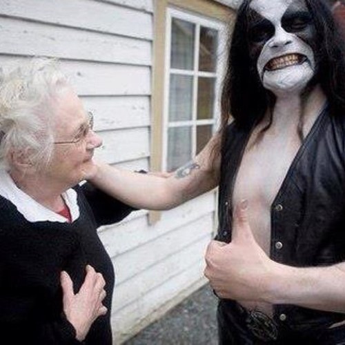 [Mi primer amor fue la musica. Ella me enseño que todas las cosas en la vida tienen un ritmo, un tiempo y una melodia, que si cierras los ojos,ella te consuela]