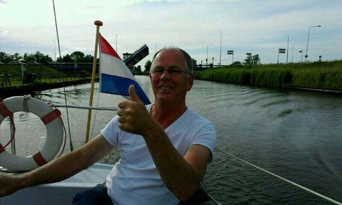 Zeilen, Botter MK63, Voorzitter Stichting De Hoornse Schouw, kanoën, schaatsen/skeeleren, gitaar. Was leraar, maar nu met pensioen
