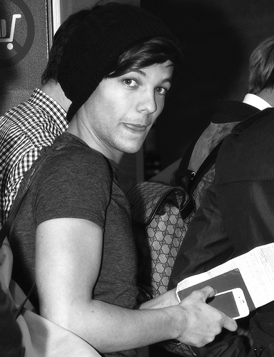 LouisDatFake's profile picture. Sometimes I just want to be ratchet ok.

||Single.Bi||