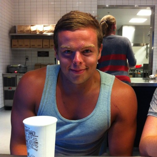 GndBeche's profile picture. Dubai social light, hopefully soon to be a logistics mastermind and have a full head of hair