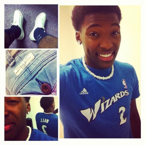 Ima reall nig.! MG. on everythang.!! Came frm tha bottom gonna bb at tha top.! Goin ham Til tha PIG GONE.! On tha court i glide lik Klide .! Ball-Wall2