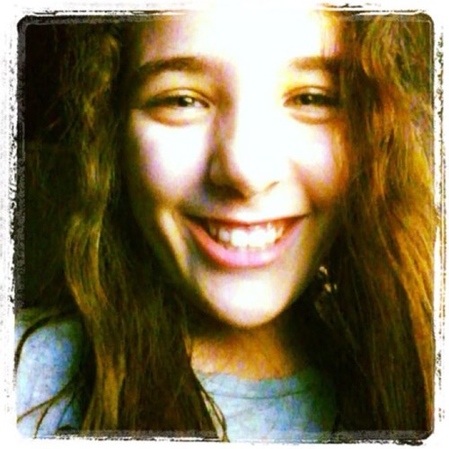 brunalirasales's profile picture. 