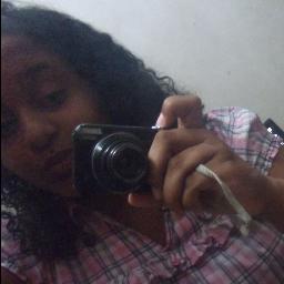 Eu que vivo com α cαbeçα nα luα, com músicα no ouvido e corαção nα bocα :)
eu sou meninα e mulher, eu sei muito bem o que quero . Prαzer ,  Gαbriellα '