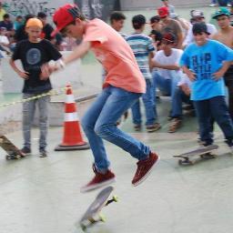 Skate é liberdade, skate é vida!!
                     = )