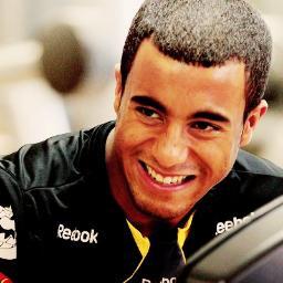 ' ' Tem magia seu sorriso encantador ' '                                    @Lucasnarede_      	SINCE 16.03.2013