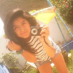I love One Direction ♥ I like to do crazy things with my friends, I have 13 years: 3
I like meeting new people * - *