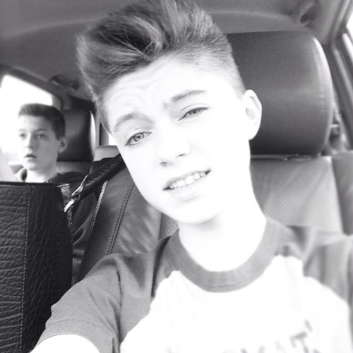 Harvey_Cantwell's profile picture. closing this account on the 30th please follow @HarveysUniverse