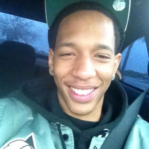 Musician/Poet NJ's own. http://t.co/qVabFUnrs1. IG:youngphill2ill Twitter:@youngphill22