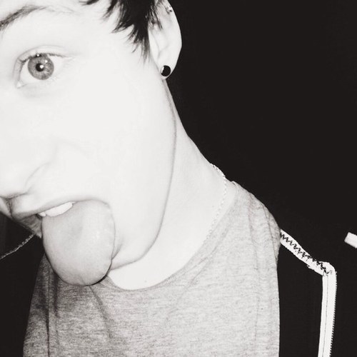@OverloadGB follows. Sooo succckk itt nigggga(:
