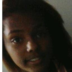 tenho 15 anos,escorpiana,perfeccionista,chata,amiga,irritante,medrosa,caçula,sonhadora,ciumenta quando necessàrio.....segue???
