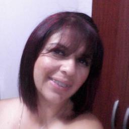 Esposa, mãe de Maria Clara além de tudo estudante de enfermagem