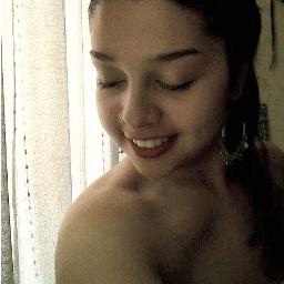No busco la felicidad , ni tampoco sabre cuando realmente fui o soy feliz , pero creo que mi mejor felicidad soy yo misma .. Vivir el dia a dia ! Carpe Diem.