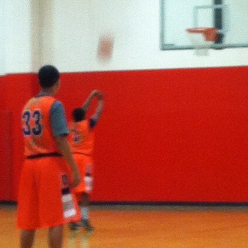 I know who my ppl r when they live,laugh,cry,starve,suffer, and GRIND!!! with me #ballislife
