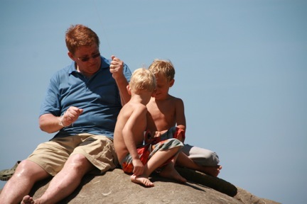 Mouserkm's profile picture. Absolutely conservative - nothing but conservative. Believe in America.. and if you DONT - GO HOME...