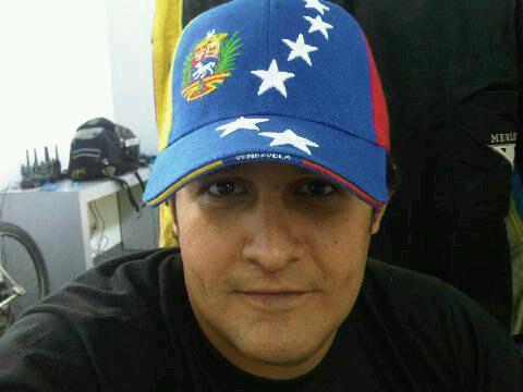 luiskoolaid's profile picture. Licenciado en Administracion Comercial. Packer at Skydive Venezuela. Hijo de Iron Man.
