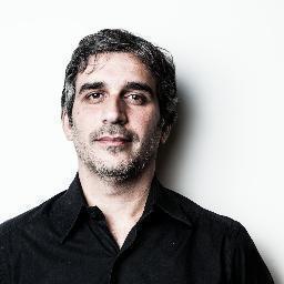 Designer de marcas, produtos e conceitos criativos para empresas e profissionais.