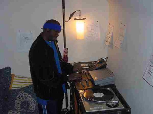 rapper,dj,producer,writter,actor,comic i do it all,get tha best right yere!!!!!!