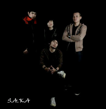 POP ROMANTIC | Sendy (Bass), Alex (Guitar), Kiki (Keyboard), Adi (Vocal) | BBM : 244ee896, Phone : 08164820468, Email : band_saka@yahoo.com