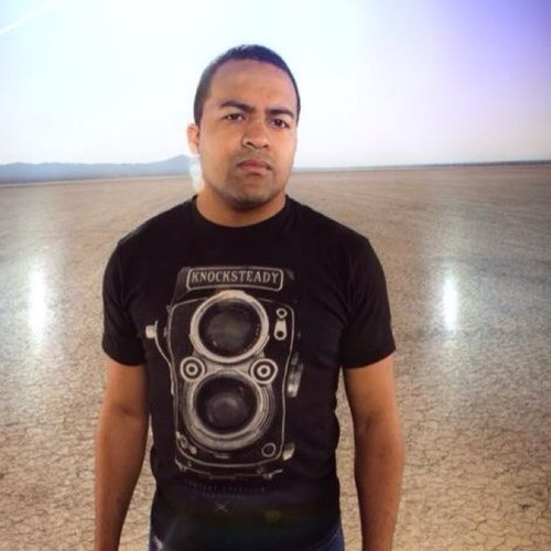 Co-founder of Robot Underdog 
& Director/Editor/VFX Artist