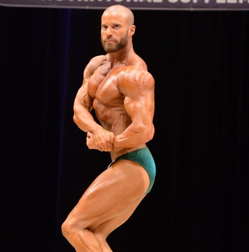 Peronal Trainer and Bodybuilder Nutrabolics sponsored athlete X2X sponsored Athlete
