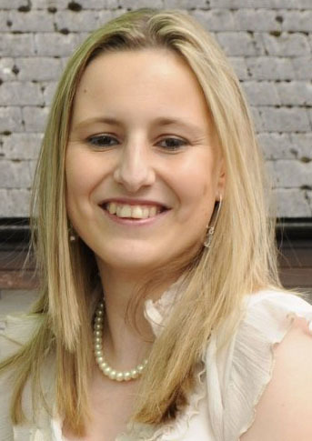 Farmer’s daughter from Lampeter. 
Dairy Development Wales Manager for @AHDB_Dairy. 
British Blonde cattle breeder. 
 All views are my own.