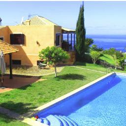 Tenerife Property Consultancy.
Buying or selling properties, we are the real estate agents who can help you.