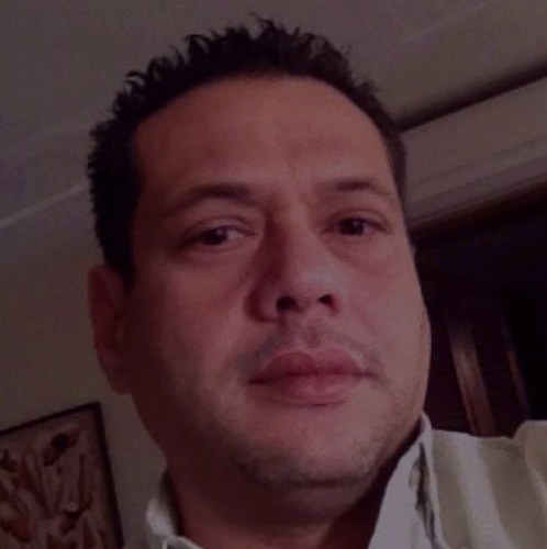 Mi vida la soledad, mi amor mis hijos Isa y Franco, mis dias son mas cortos que mis noches, creo mas en mi perro que en las personas y eso que no tengo.