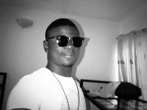 Sσмєtiмes I prєtєnd to be nσямal, but it gєts bσring, sσ I gσ back tσ bєing мє.