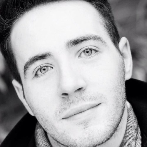 I'm a facinatingly important person with a love of green tea and smoothies. 
Creative thinker with a great love for everything theatrical.