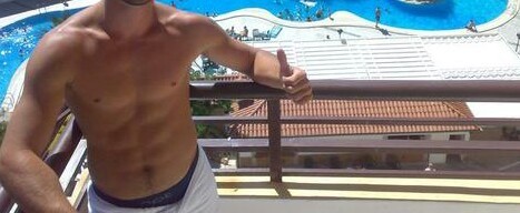 dejar claro que tengo novia ala cual amo.... pero me gustaría provar nuevas experiencias :-)