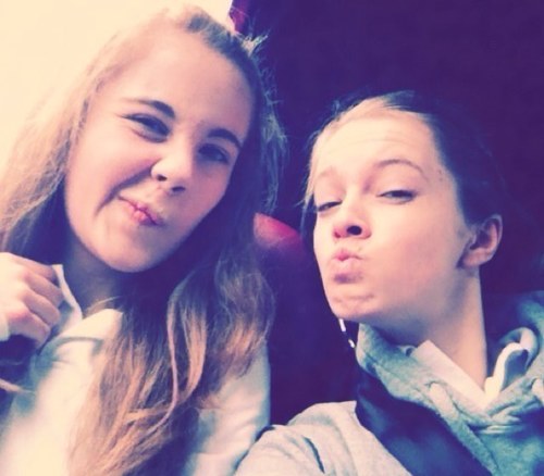 _appleblossom86's profile picture. ~Bitches be all around me~ follow my peasants @amyawh & @bee_lav •your life is incomplete unless you know the hanlon shake :')