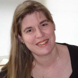 Spontaan, enthousiast, creatief. Dagelijks op zoek naar een verhaal als freelance tekstschrijver/journalist.
