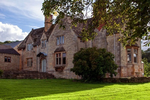 MiddleStanley's profile picture. Accommodation up to 28 in the heart of the Cotswolds. Stunning views, great facilities, activities. The perfect getaway for parties, celebrations, businesses.