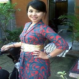 hobby masak,pecinta anjing ras,calon bidan delima