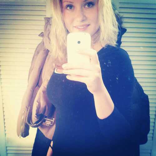 annemarieeeeee's profile picture. 