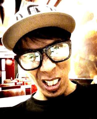 rapper, beat maker, inline skater
 endorse by @melvant, @embryodistro, 105 Studio, @KmoEyewear  http://t.co/gRFT5qu6kC