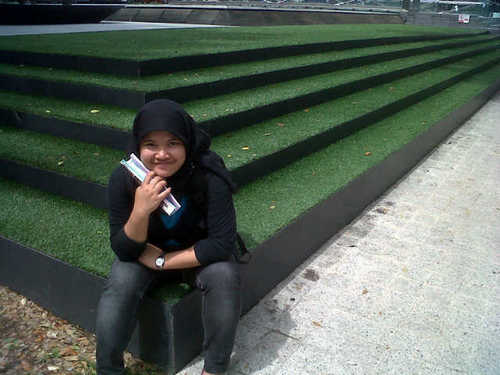 big, funny, travelover.and I'm flashpacker..