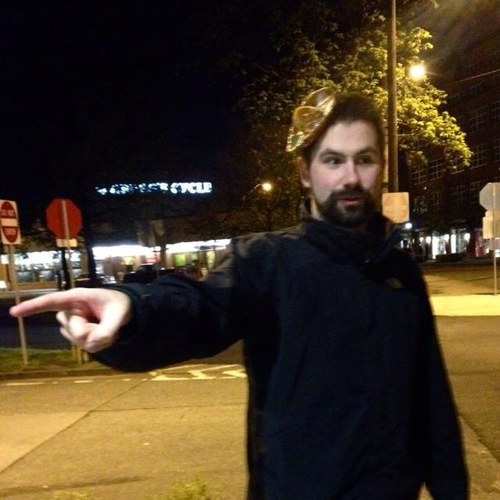 evanbovard's profile picture. Arsenal Fan, Au Jus Connoisseur, Part-Time Wedding DJ, Full-Time Hip Hop Impresario.

I've got babies to kiss and bitches to slap.